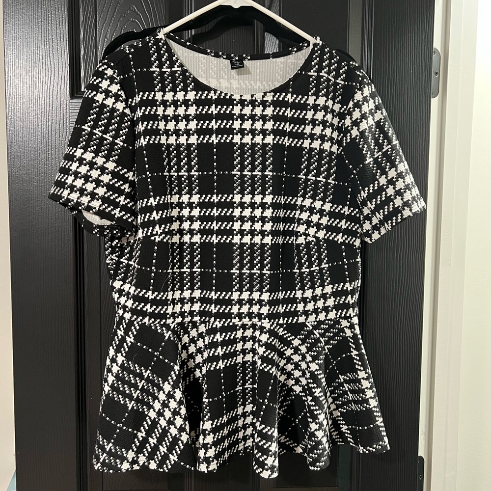 SHEIN Black and White Plaid Top